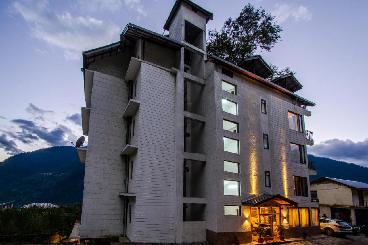 Eden Oaks Hotel Manāli Exterior foto
